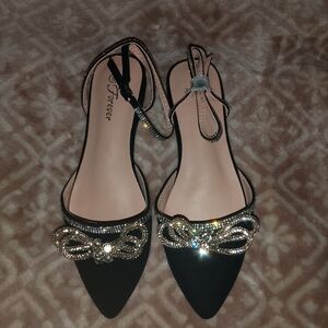 Elegant Black Women's Shoes with Rhinestone Bow